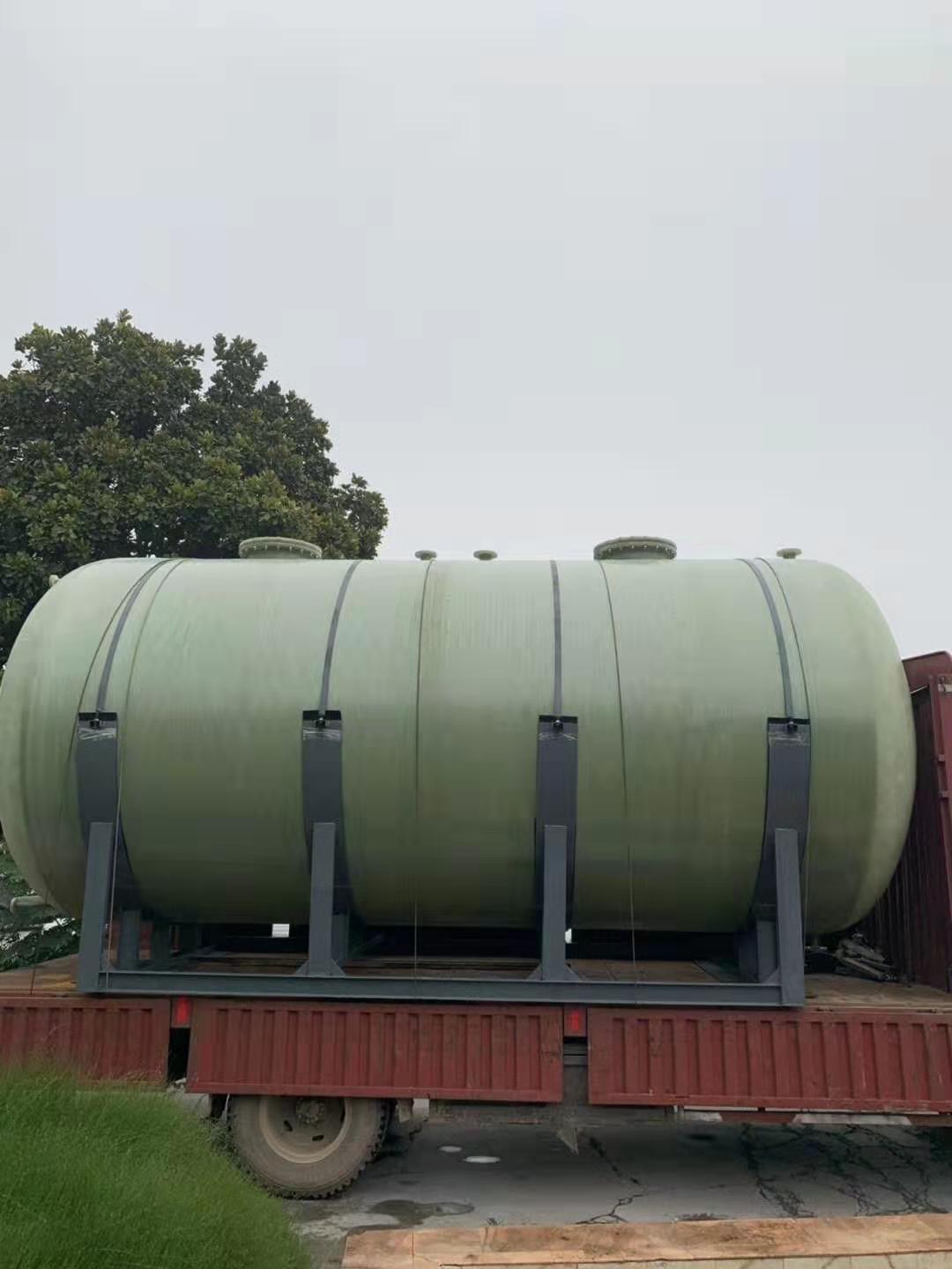 生產(chǎn)玻璃鋼儲(chǔ)罐廠家-專(zhuān)業(yè)技術(shù)-品質(zhì)可信賴(lài)